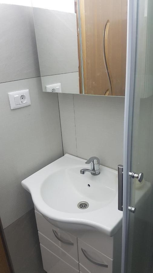 Lucky Apartment Pitesti Exterior photo