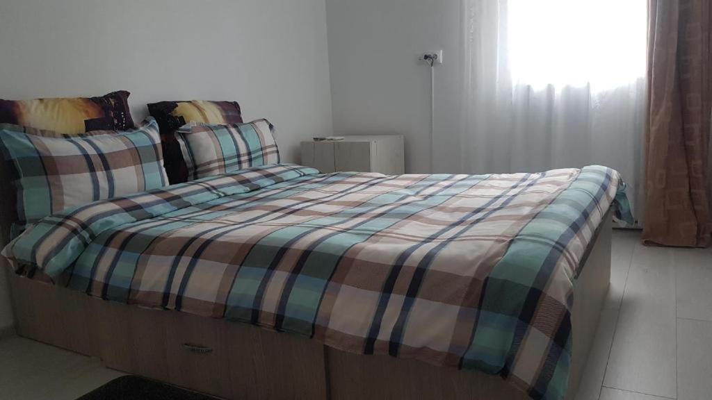 Lucky Apartment Pitesti Exterior photo